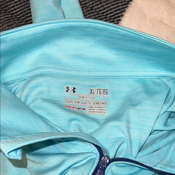 Under Armour Shirt Bundle - Picture 6 of 10